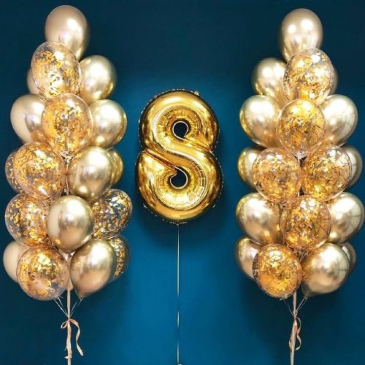 Цифра с фонтанами шаров  в Москве