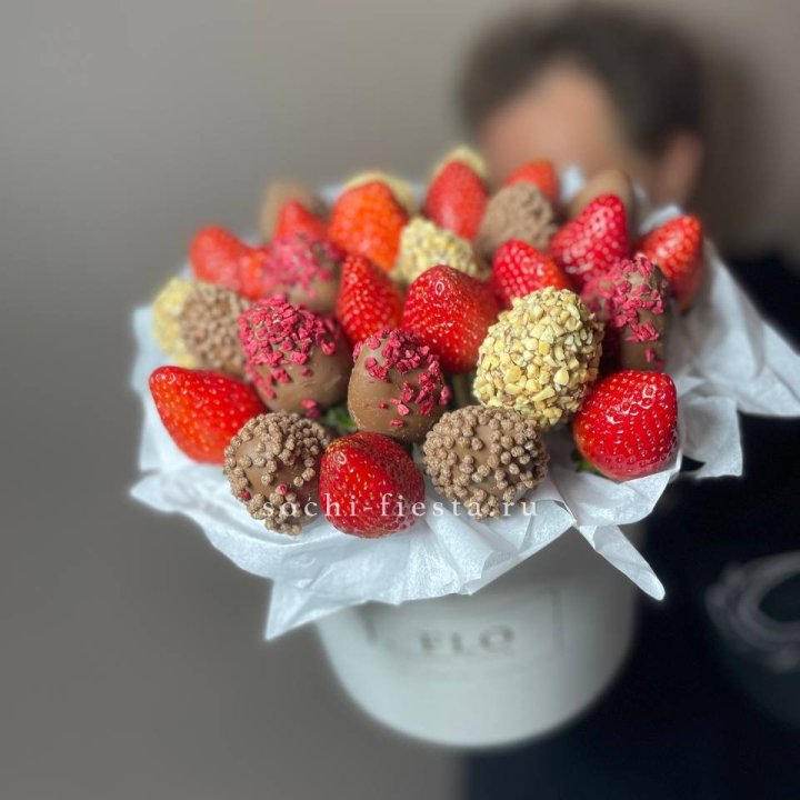 Клубника в боксе 30 ягод в Москве