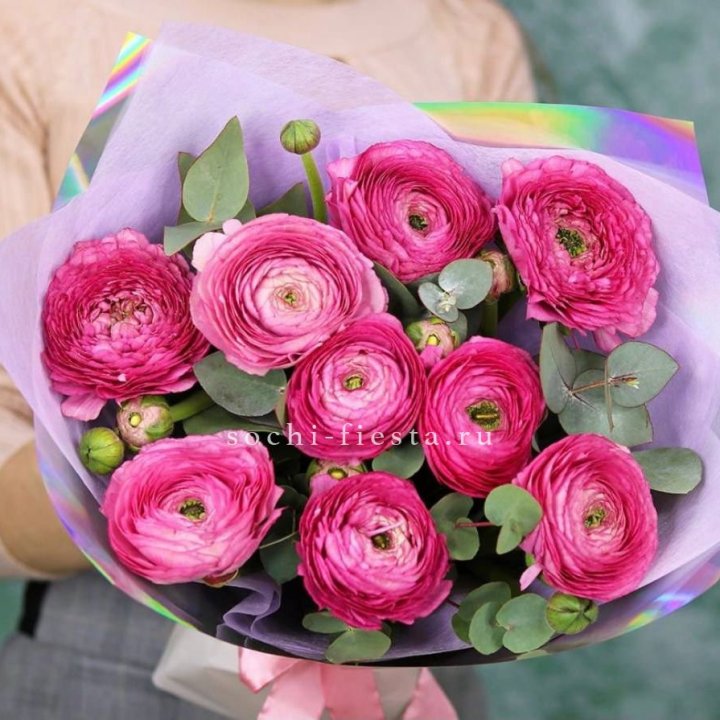 Ранункулюсы с эвкалиптом №2 в Москве