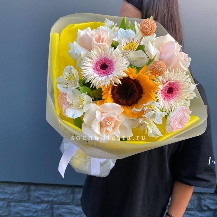 Букет с подсолнухом "Елоу" в Москве