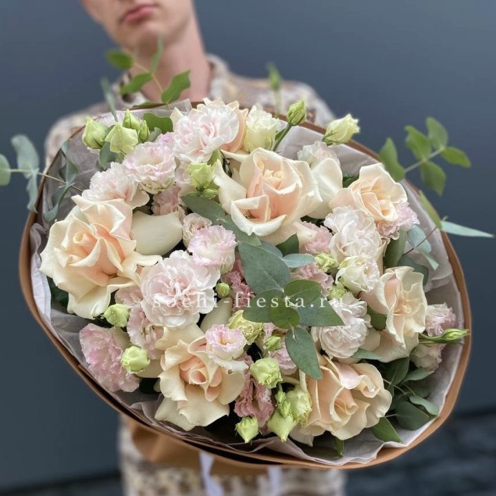  Букет кремовых роз "Мокко" в Москве