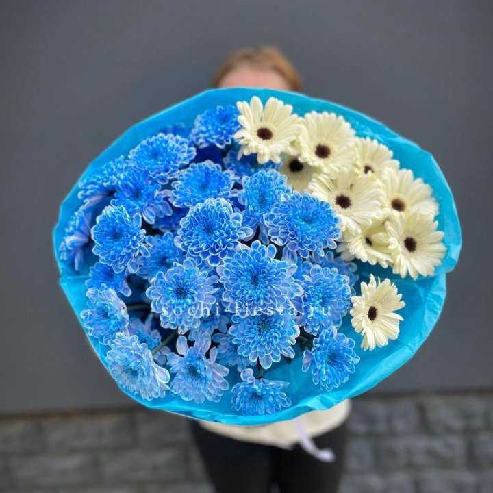 Букет хризантем и гербер в Москве