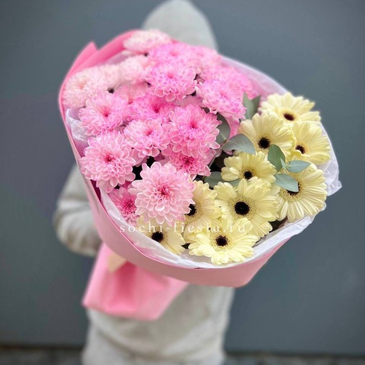 Дуо хризантем и гербер в Москве