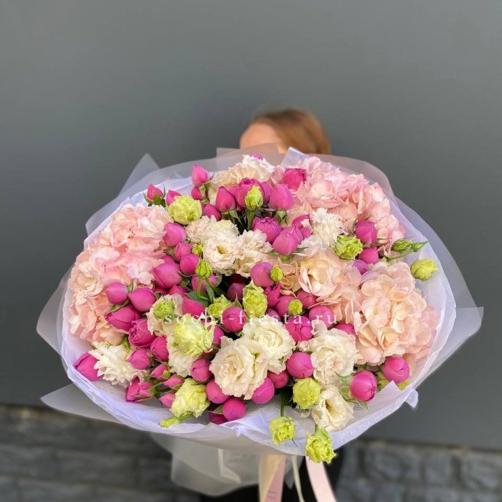  Букет  гортензий и Мисти с доставкой в Москве