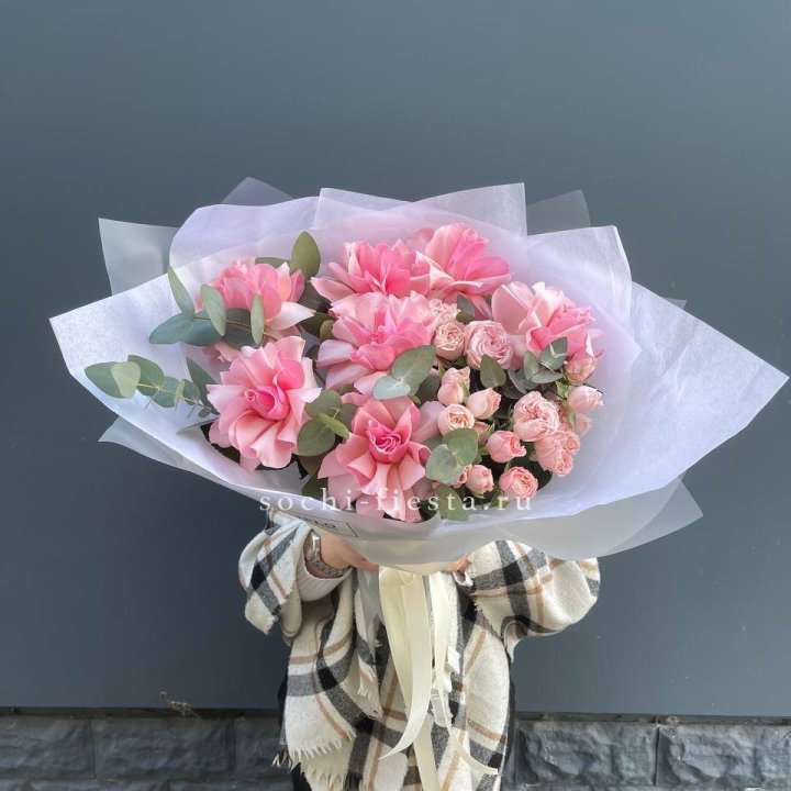 Букет французских и пионовидных роз  в Москве