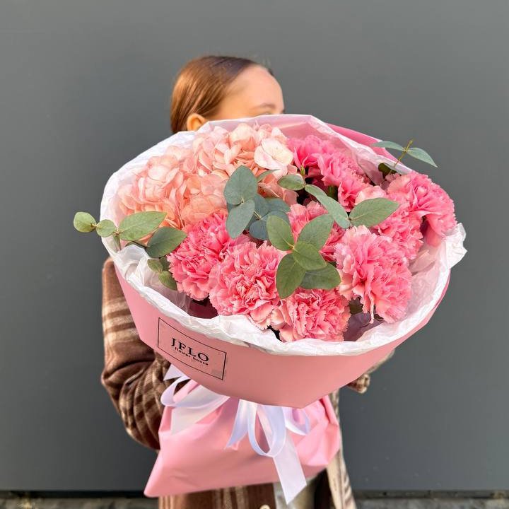 Дуо диантусы и гортензия в Москве