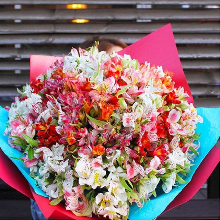 101 альстромерия в Москве