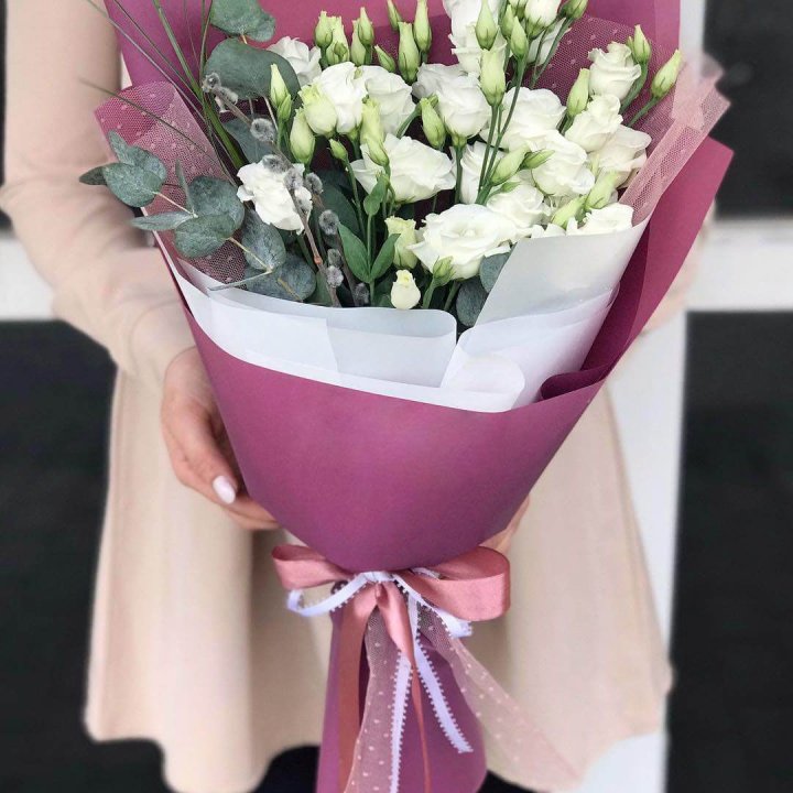 Эустомы с эвкалиптом в Москве