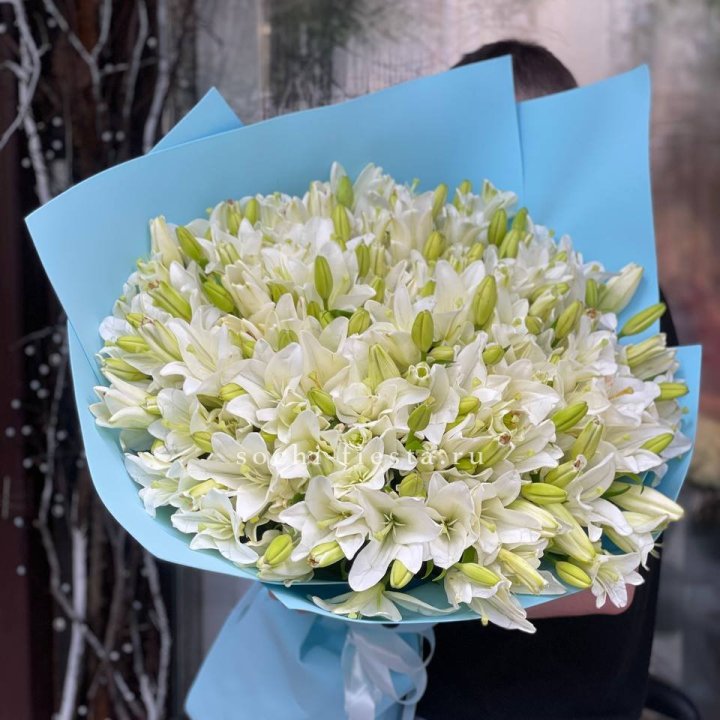 51 лилия в оформлении в Москве