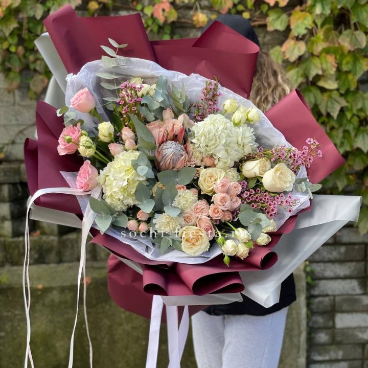 Авторский букет с протеей №1 в Москве