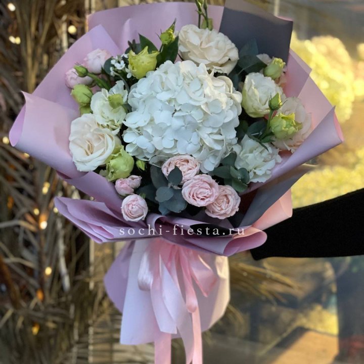 Букет с гортензией №3 в Москве