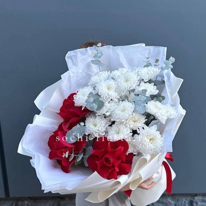 Дуо розы и хризантемы в Москве