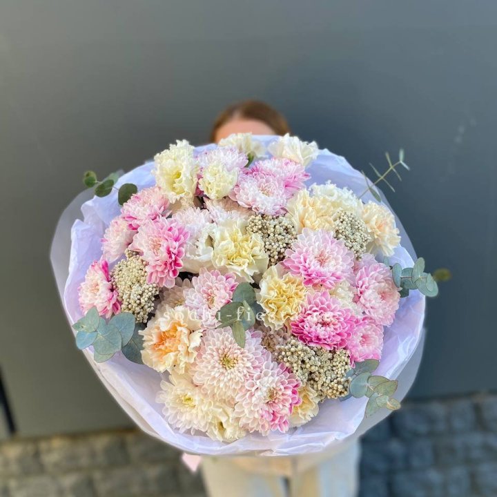 Букет из стойких цветов  в Москве