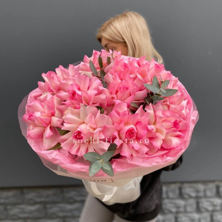 11 французских роз с доставкой в Москве