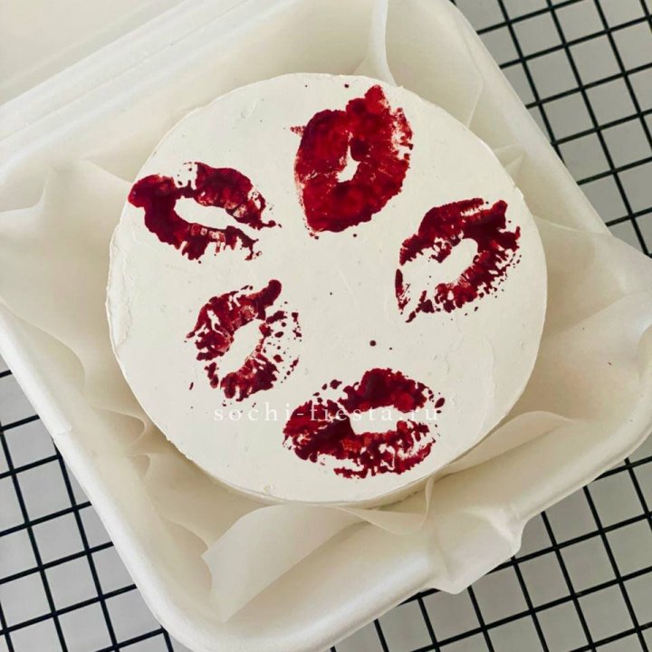 Бенто-торт "Поцелуй" в Москве