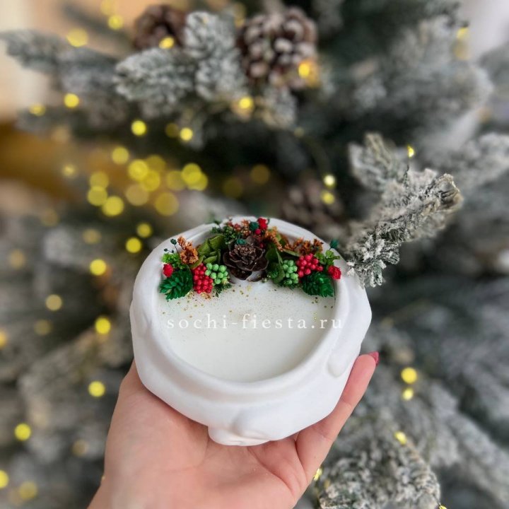 Свеча ароматическая в гипсе Руки с шишкой в Москве