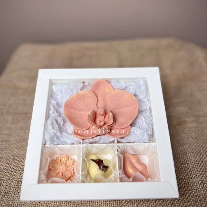 Конфеты из шоколада с Орхидеей в Москве