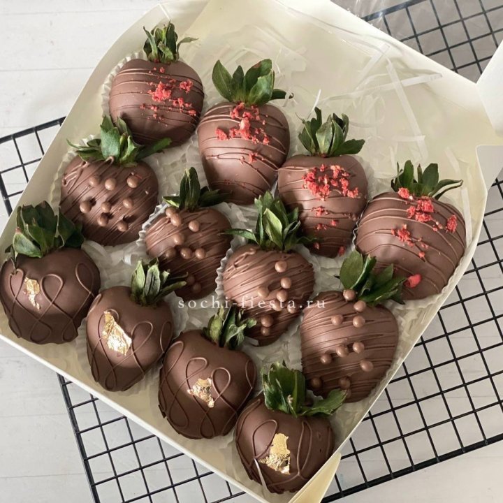 Клубника в шоколаде 12 ягод в Москве