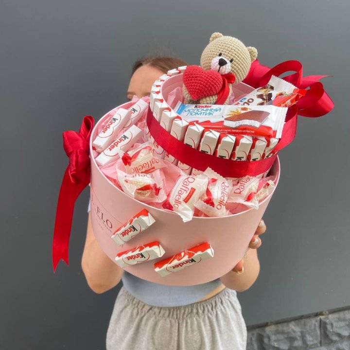 Бокс киндерами и раффаэлло 2 в Москве