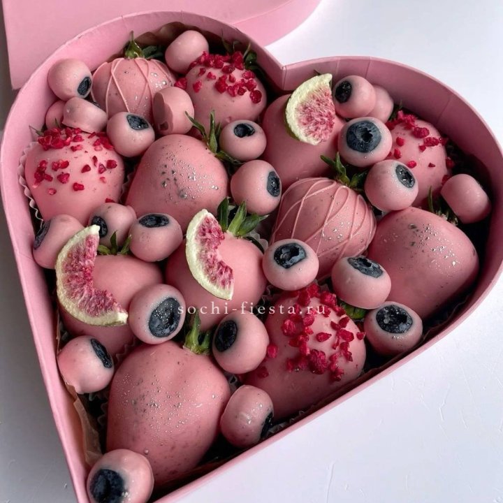 Клубника в шоколаде Сердце в Москве