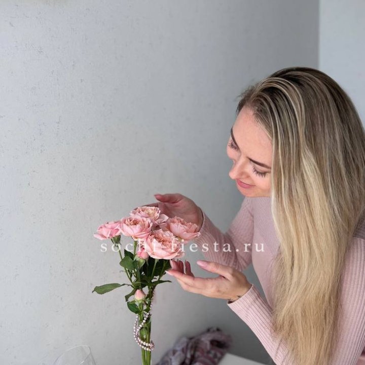 Цветочная подписка "Пакет маленький" в Москве