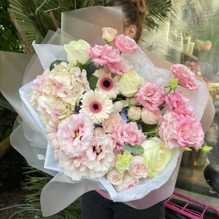 Дизайнерский букет "Лаундж пак" в Москве