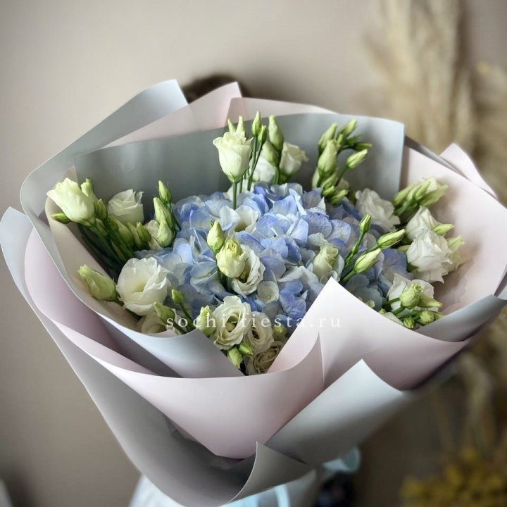 Букет с гортензией "Адель" в Москве