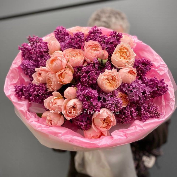  Дуо букет из кустовых роз и сирени в Москве