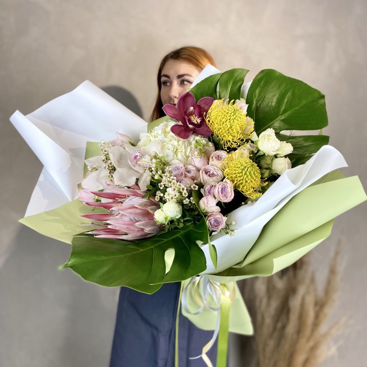 Дизайнерский букет экзотики в Москве