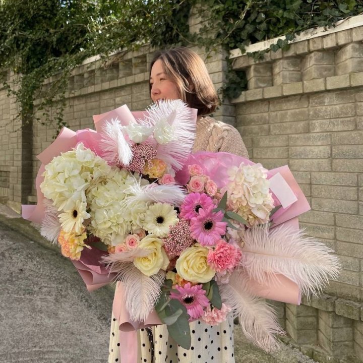 Дизайнерский букет "Валенсия" в Москве