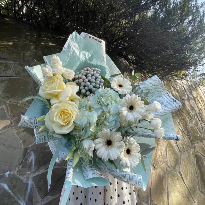 Дизайнерский букет "Линдж-блю" в Москве