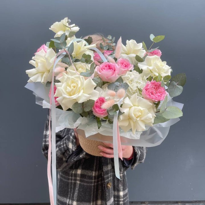 Кашпо с розами в Москве