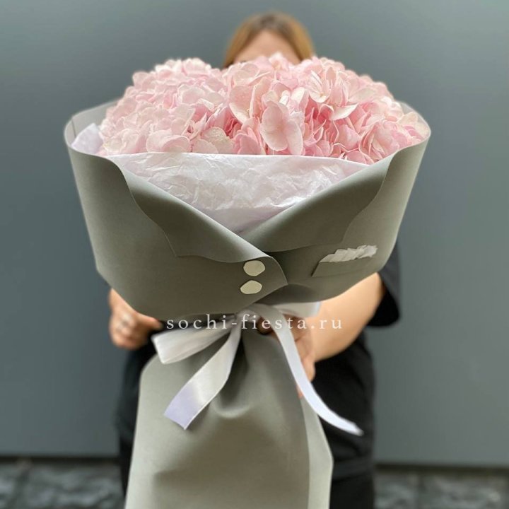  Букет  пиджачок из 5 гортензий в Москве