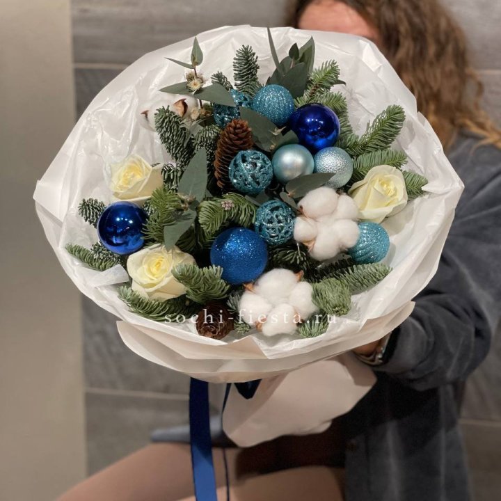 Новогодний букет "Синий иней" в Москве