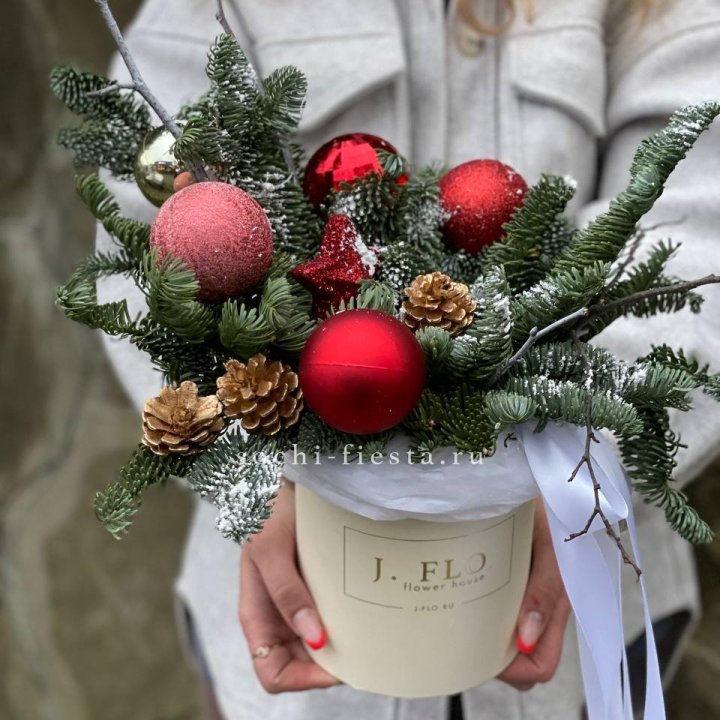 Новогодняя композиция в коробке ред в Москве