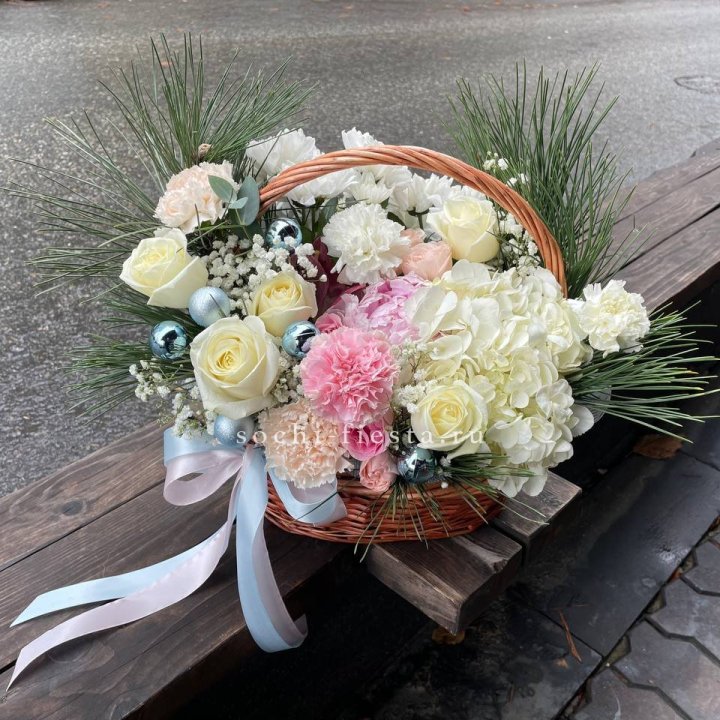 Новогодняя корзина  в Москве