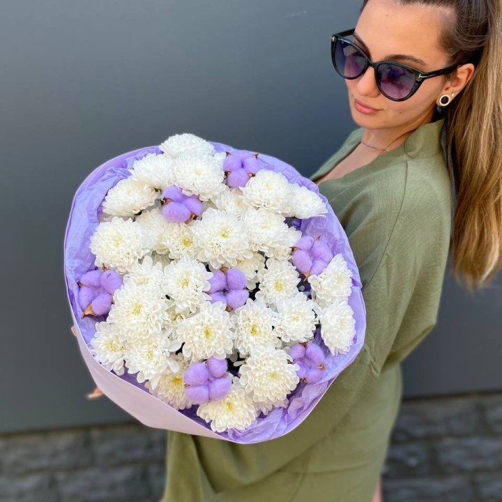  Букет  хризантем и хлопка в Москве