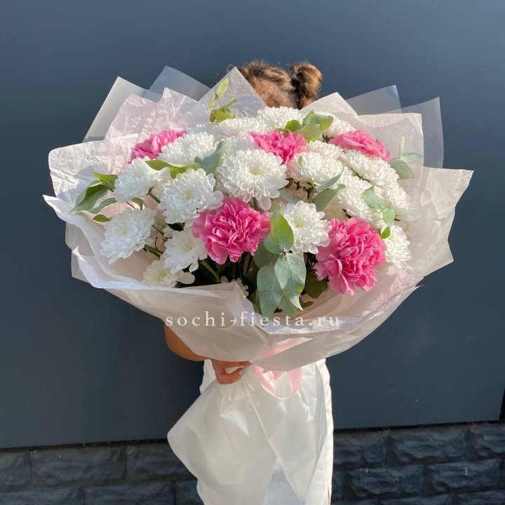  Букет  хризантем и диантусов "Воздушный" в Москве