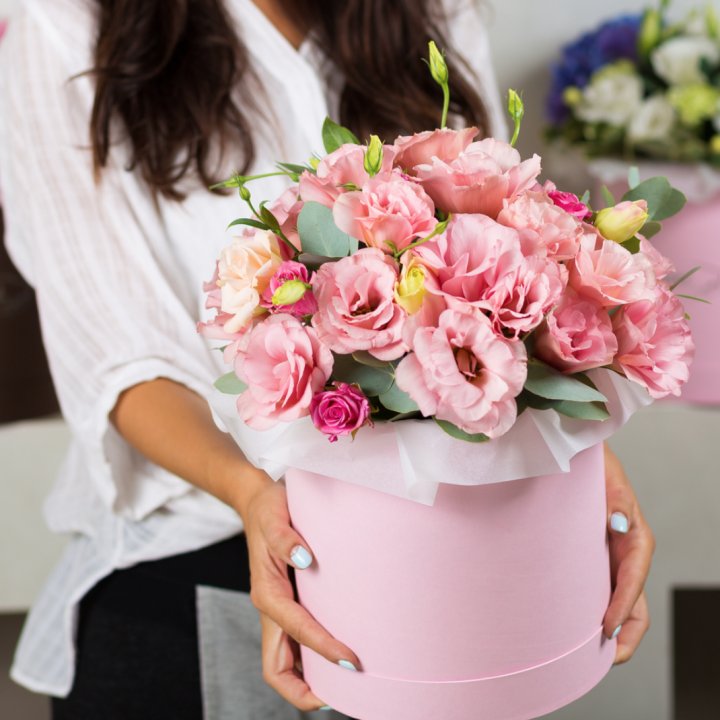 Эустома в шляпной коробке в Москве