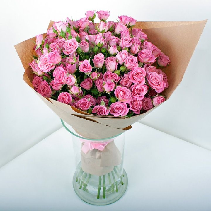 15 кустовых роз в Москве