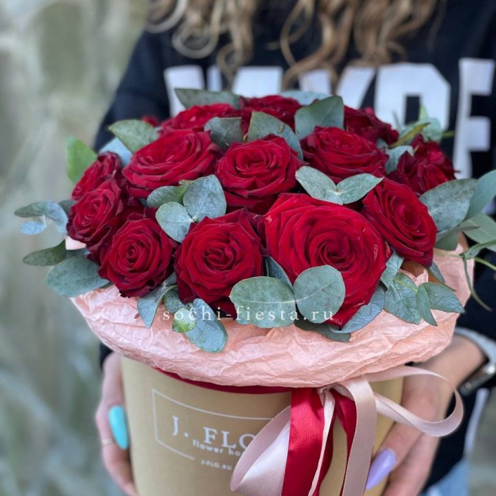 21 Красная роза в боксе №1 в Москве
