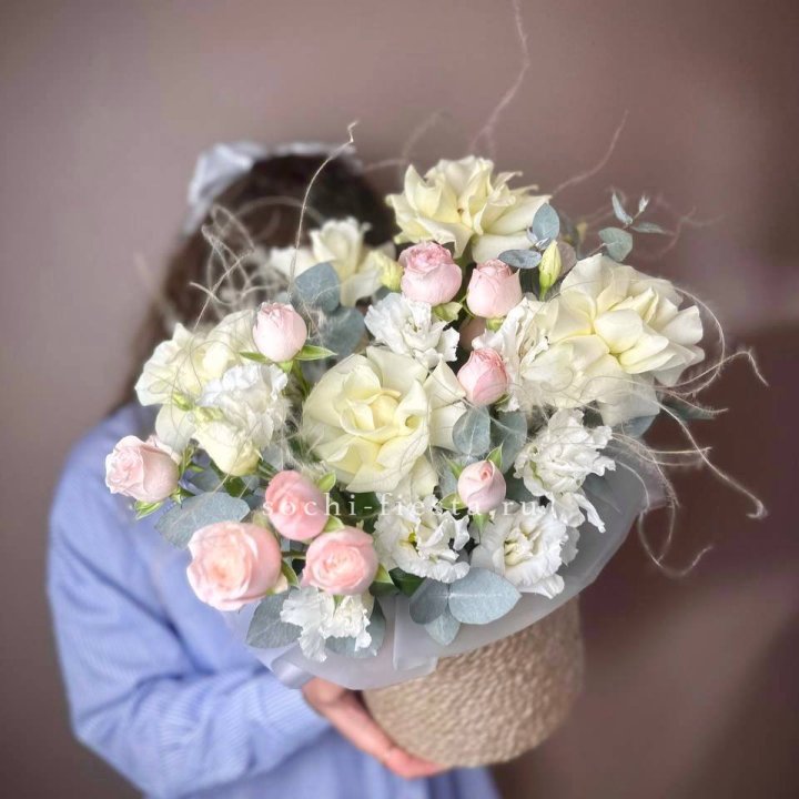 Авторский бокс "Милена" в джутовом кашпо в Москве