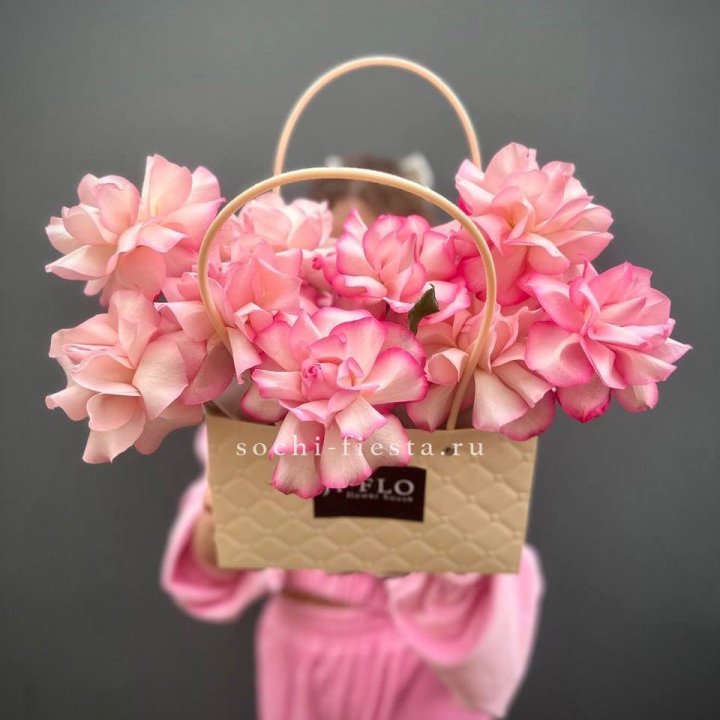 Сумочка розовых роз Венди в Москве