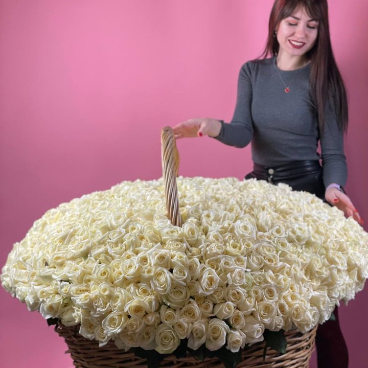 1001 белая роза в Москве