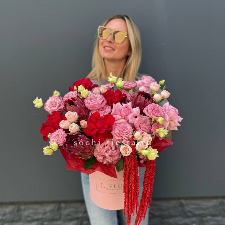 Дизайнерский цилиндр "Криотель" в Москве