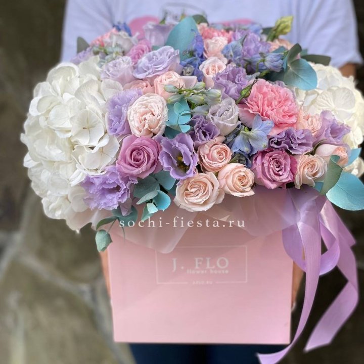 Цветочный бокс макси каб в Москве