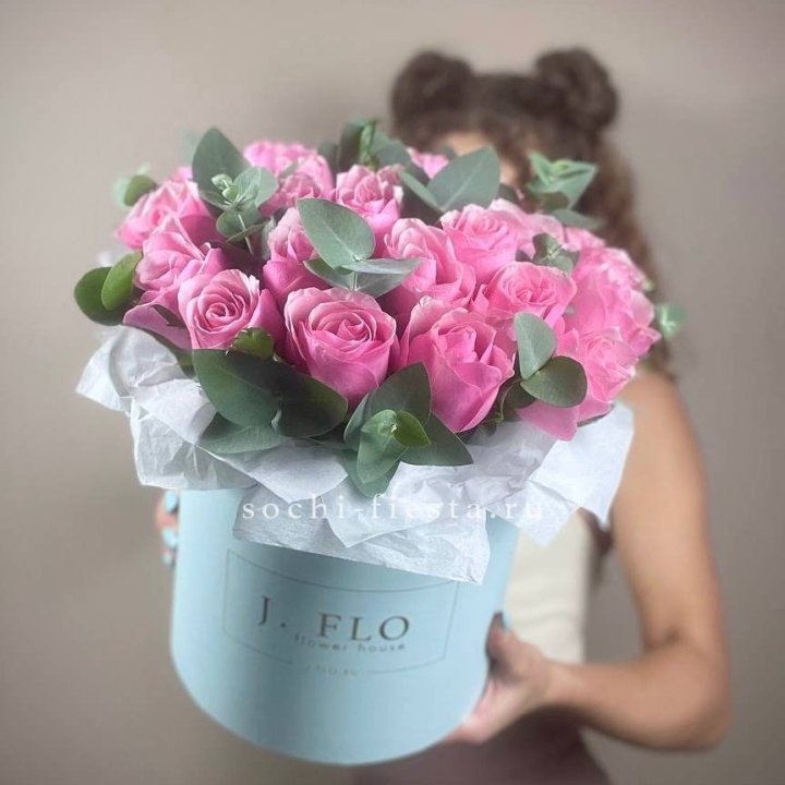 Бокс 27 роз в Москве