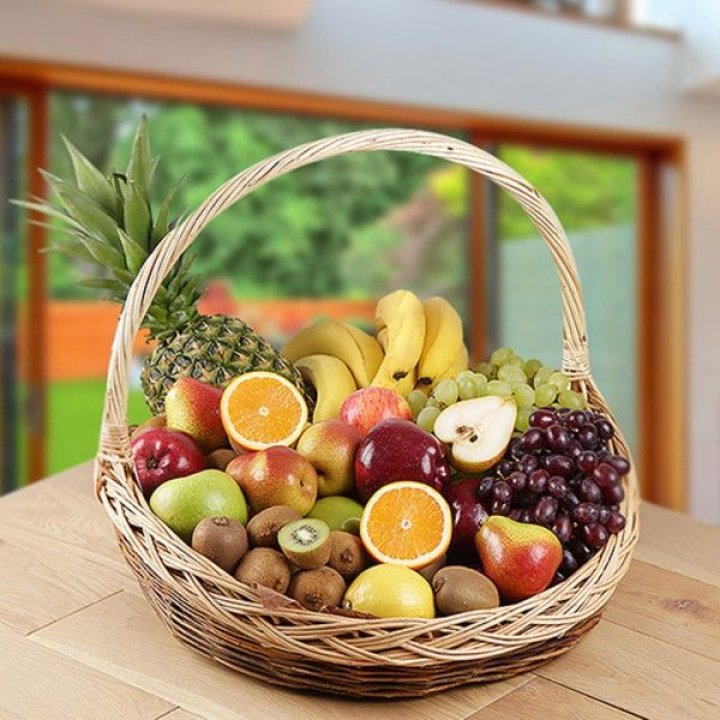 Фруктовая корзина №1 с доставкой в Москве