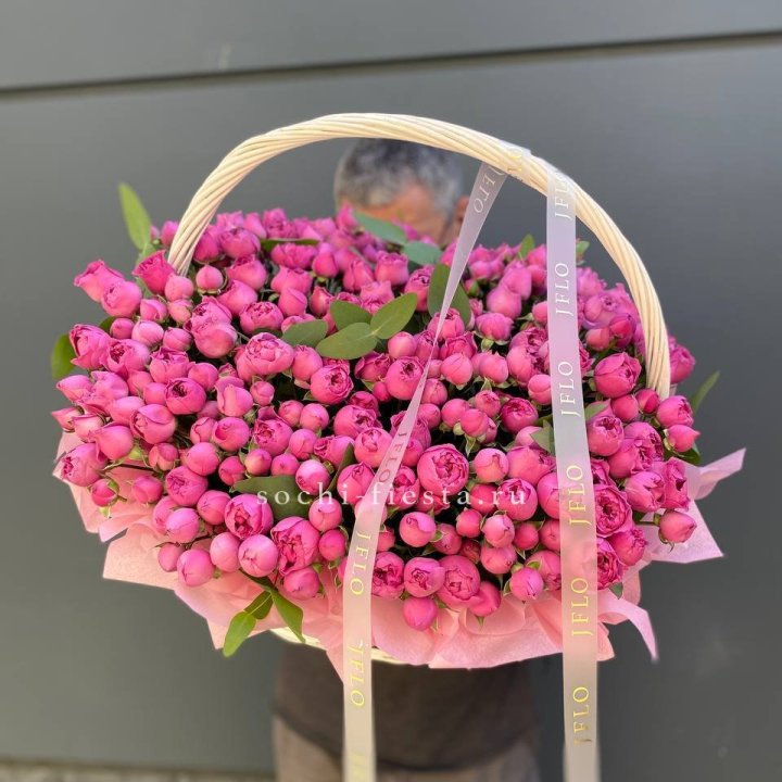 Корзина роз Мисти Баблс 101 в Москве