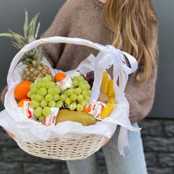 Фруктовая корзина №4 с доставкой в Москве